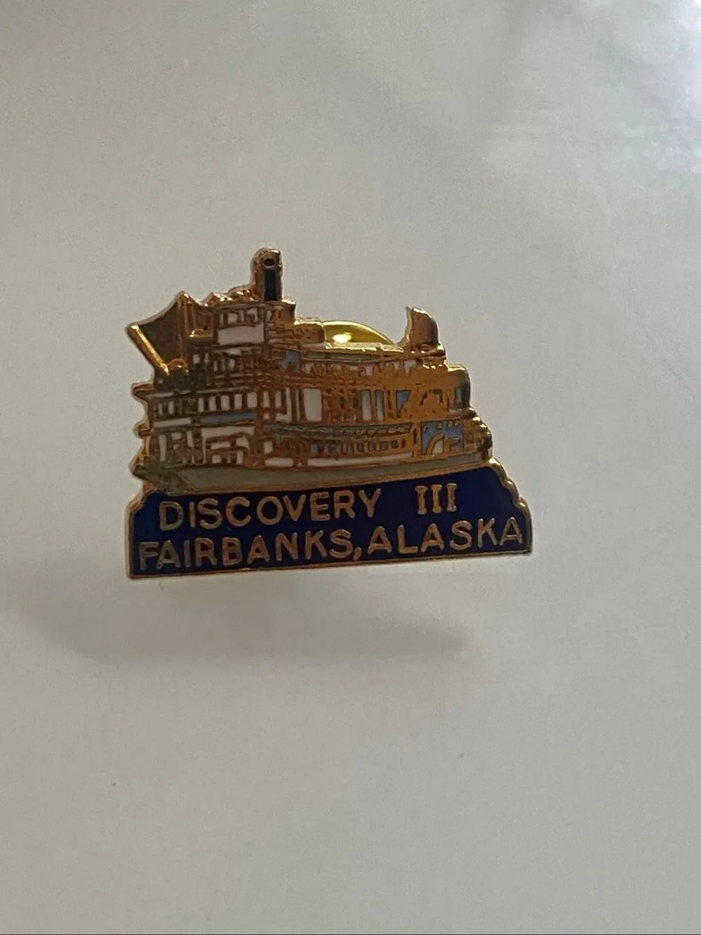 Discovery III Lapel Pin Ship Boat Fairbanks Alaska AK